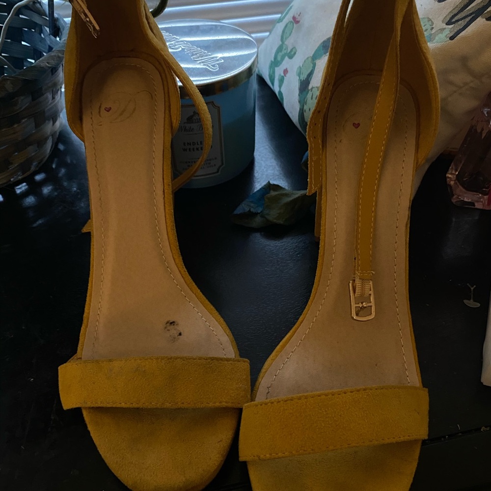 Gold shoes size 9